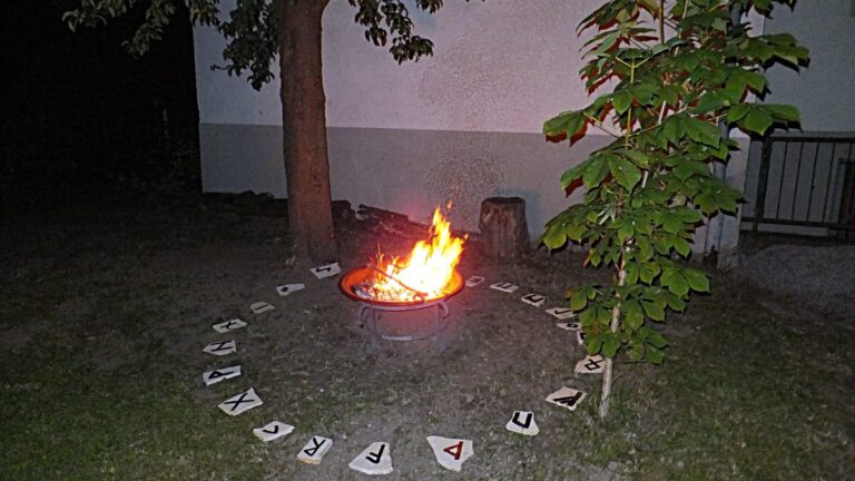 Les runes en Scandinavie : un alphabet d’abord, un tirage ensuite